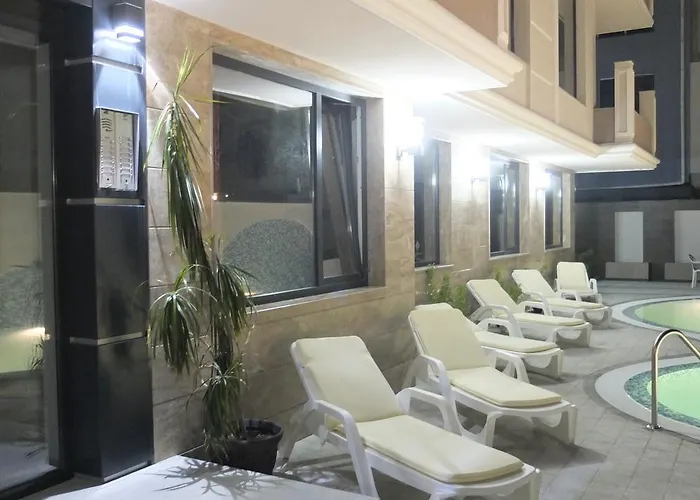 Golden Sea View Penthouse 公寓 *