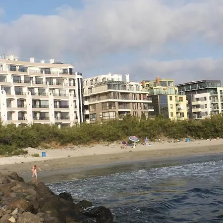 Golden Sea View Penthouse Apartment *