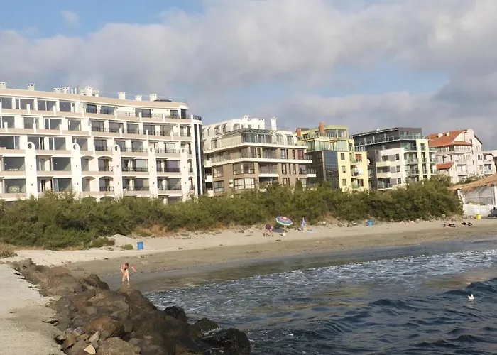 Golden Sea View Penthouse Apartment *