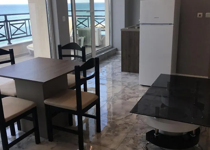 Golden Sea View Penthouse Apartment *